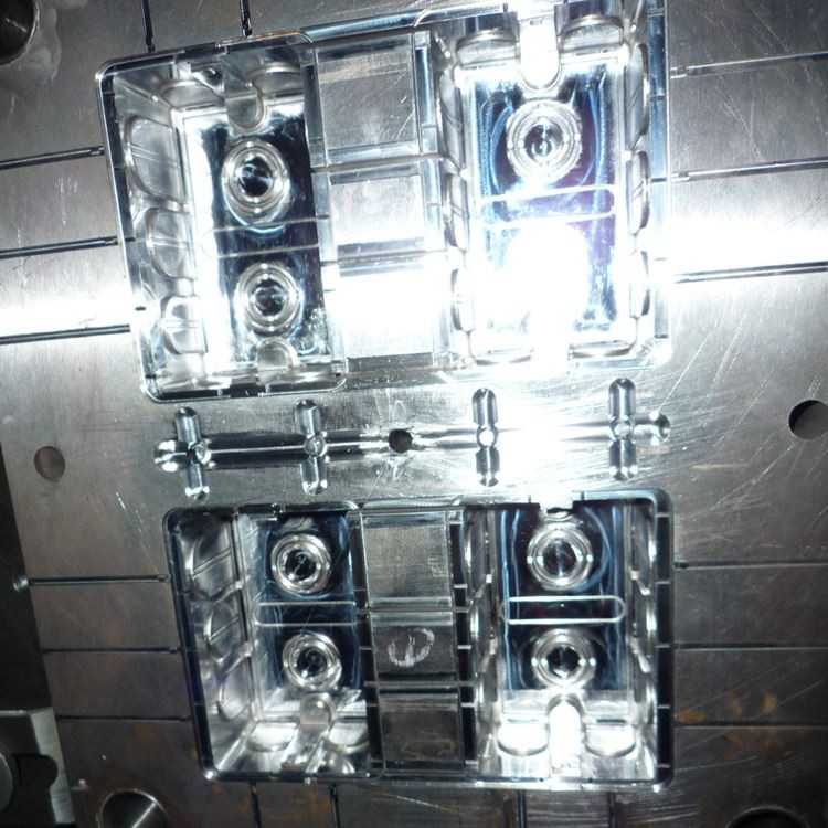 Kev ceev faj rau kev txhaj tshuaj molding